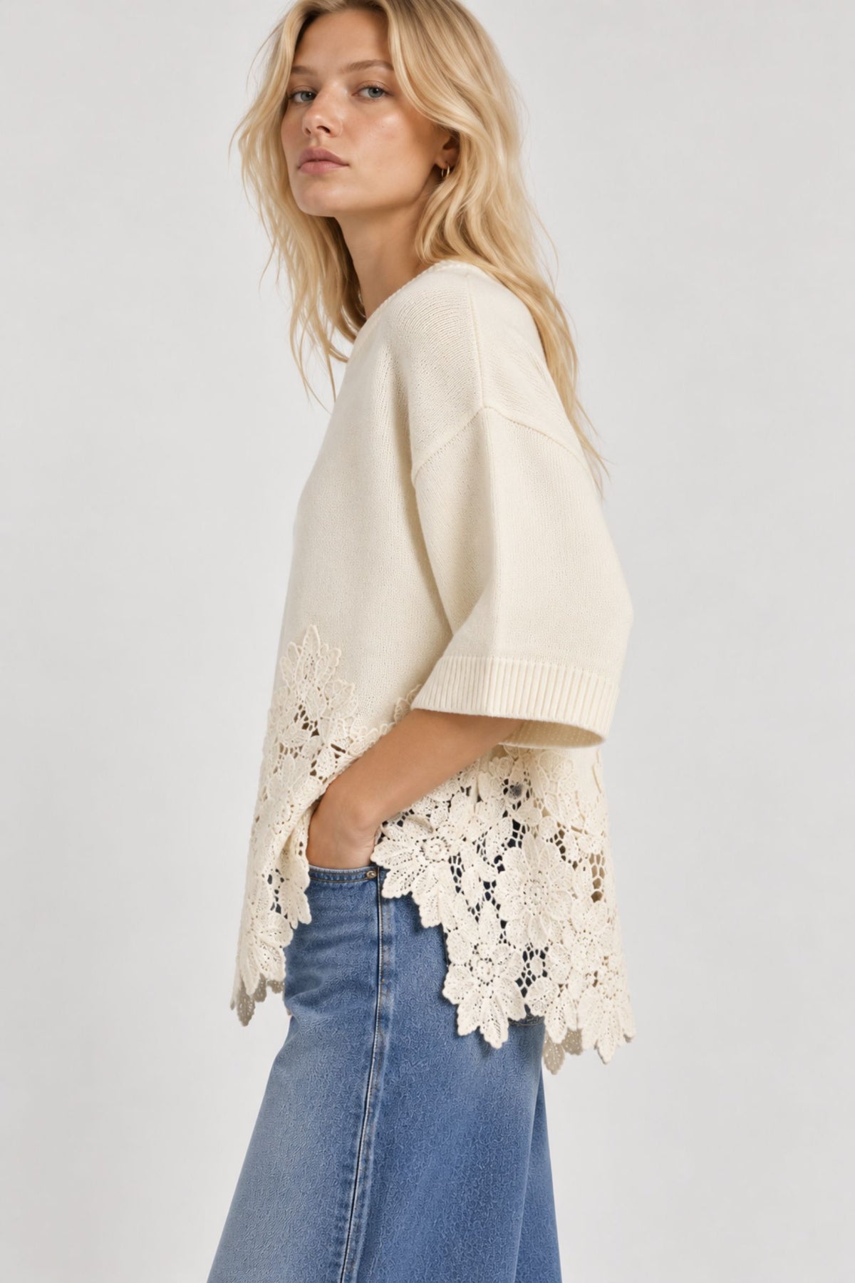 Maglia oversize con inserto in pizzo
